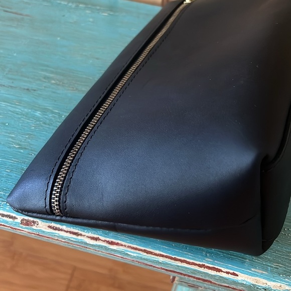 Portland Leather Goods XL Makeup Bag in Black Leather - Picture 5 of 9
